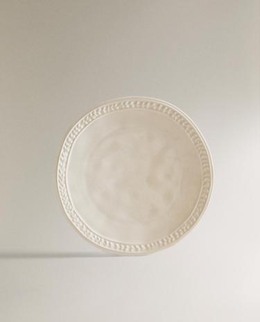 STONEWARE DESSERT PLATE WITH RAISED DESIGN