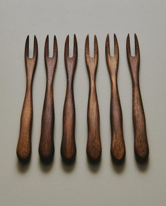SET OF WOODEN APERITIF FORKS (SET OF 6)