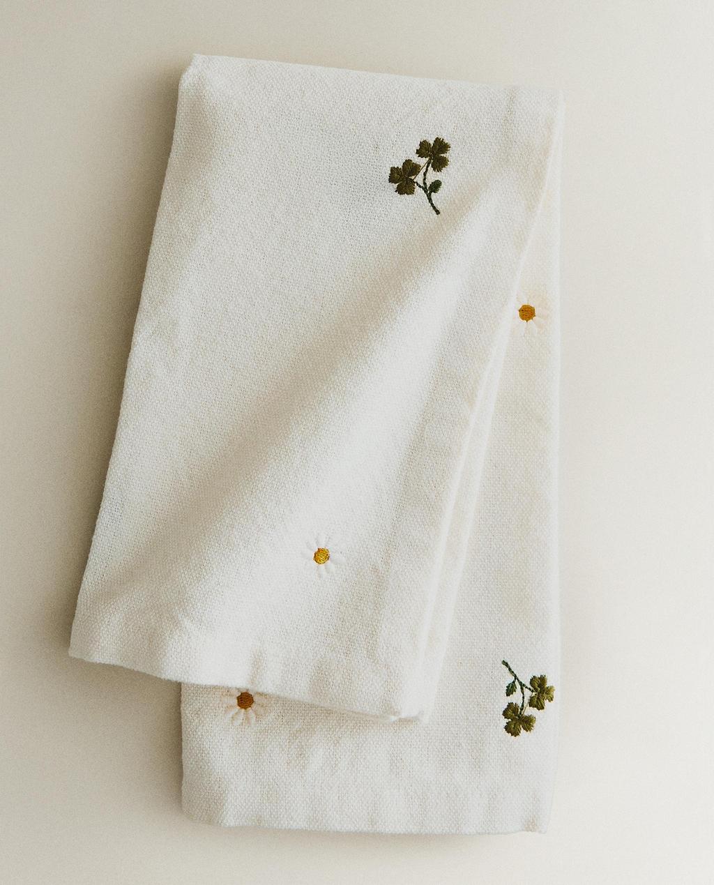 LOT DE SERVIETTES BRODÉES TRÈFLE ET MARGUERITE (LOT DE 2)