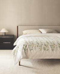 BETTBEZUG AUS SATIN MIT BLÄTTERN UND BLUMEN