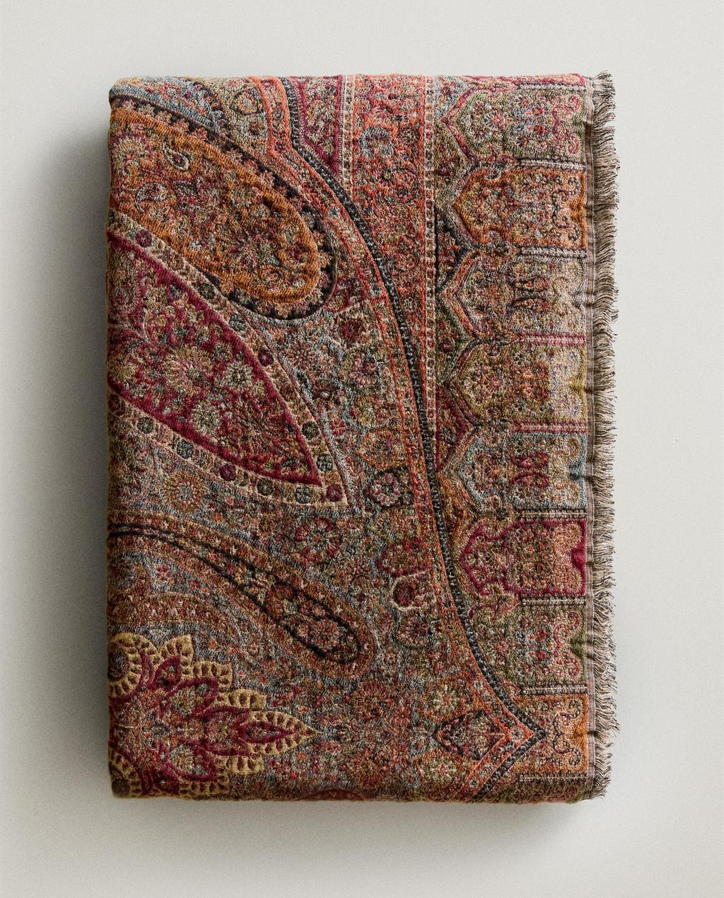 PAISLEY JACQUARD BLANKET