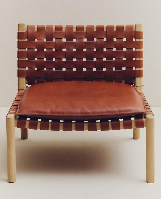 LOUNGE CHAIR 01