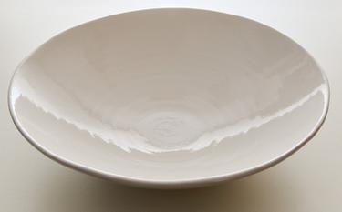 PLAIN STONEWARE SERVING DISH