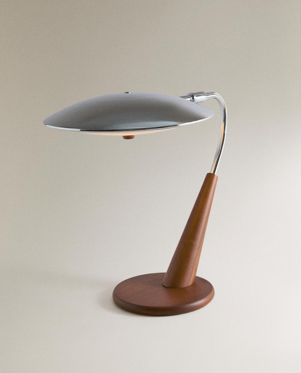 WOOD AND METAL TABLE LAMP