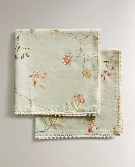PACK OF FLORAL PRINT AND LACE TRIM NAPKIN (PACK OF 2)