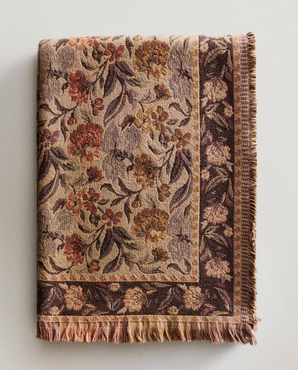 FLORAL JACQUARD BLANKET