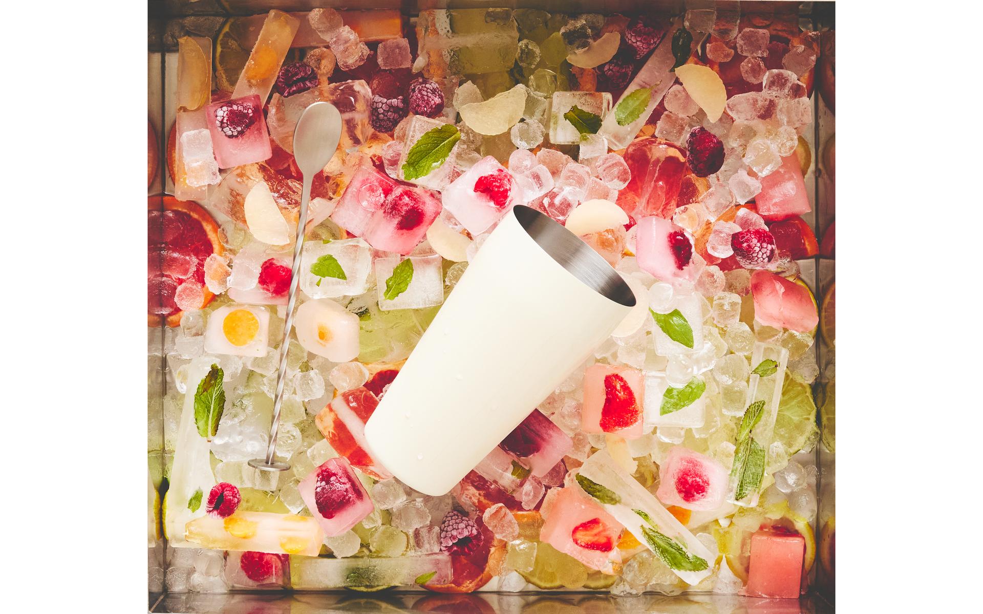 COCKTAIL-SET UND EISWÜRFELFORM