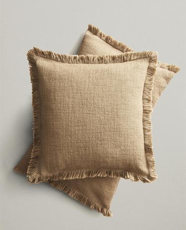 PRUGASTA JASTUČNICA SA RESAMA