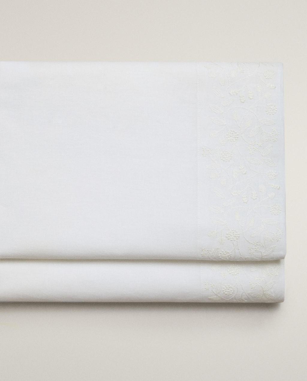 COTTON AND LINEN FLAT SHEET WITH RAISED DESIGN