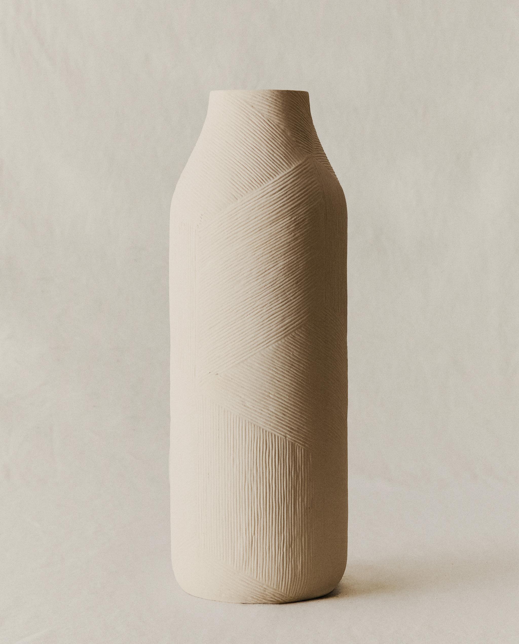 テクスチャー セラミック 花瓶 | Zara Home 日本/Japan