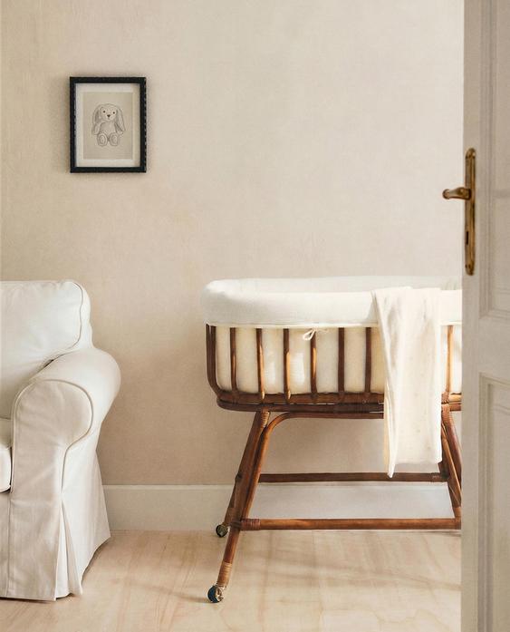 RATTAN MINI COT