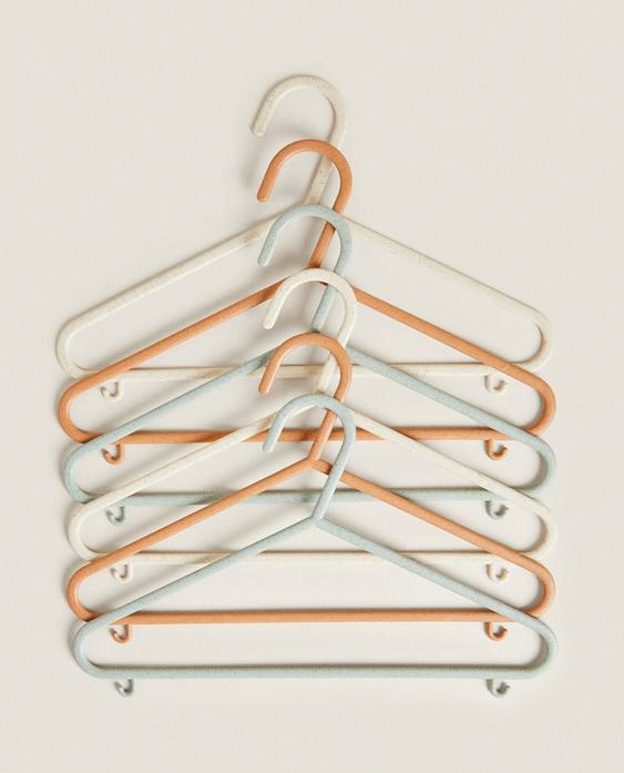 PACK OF KIDS' HANGERS IN PASTEL COLOURS (PACK OF 6)