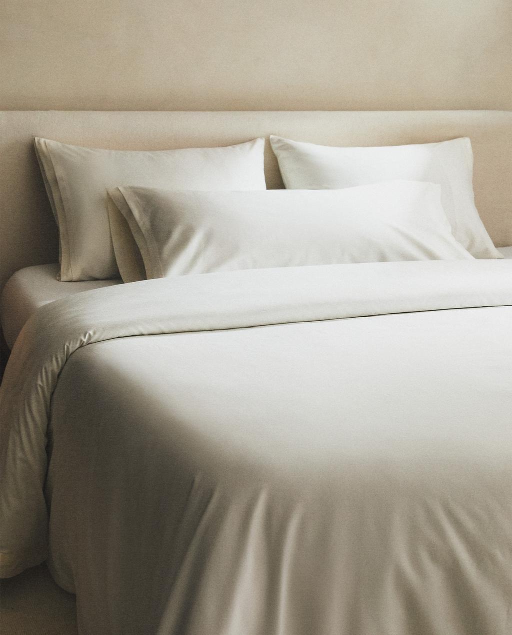 SATEEN DUVET COVER WITH SILK BORDER (300 THREAD COUNT)