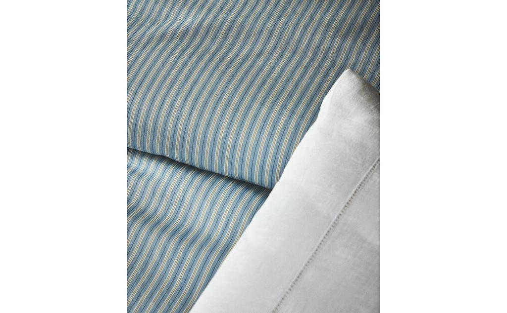 PELAPIS DUVET SATIN GARIS PRACUCI (300 BENANG)