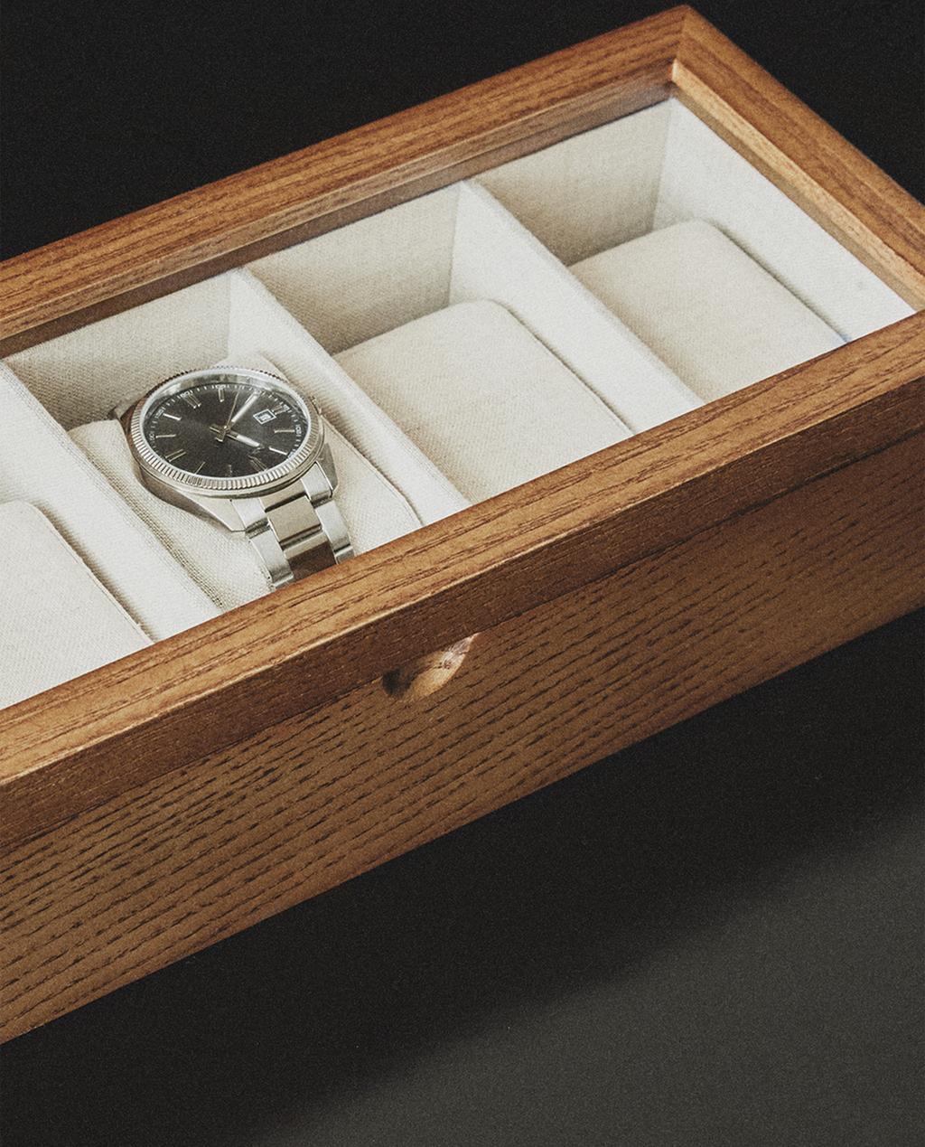 WOODEN WATCH BOX