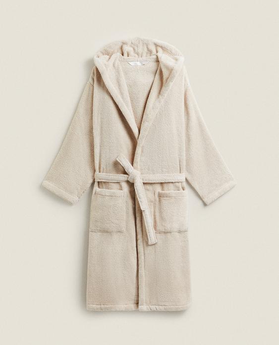EXTRA SOFT HOODED BATHROBE (380 GXM²)