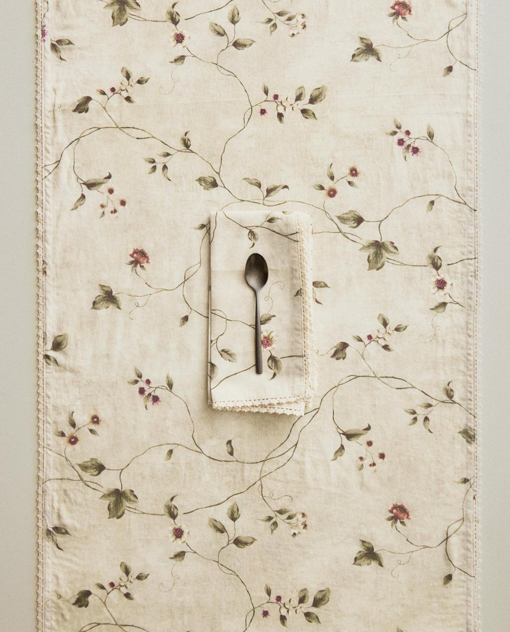 FLORAL PRINT AND LACE TRIM TABLE RUNNER
