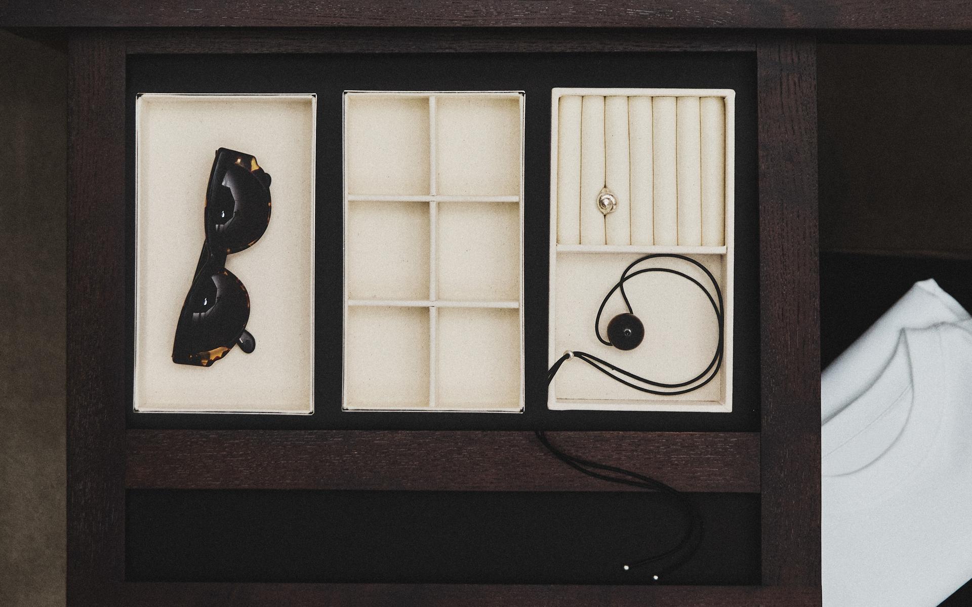JEWELRY ORGANIZERS AND TRAYS