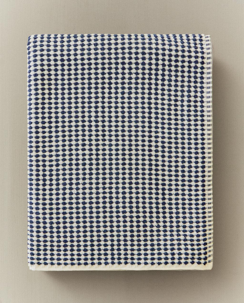 TEXTURED COTTON BATH TOWEL