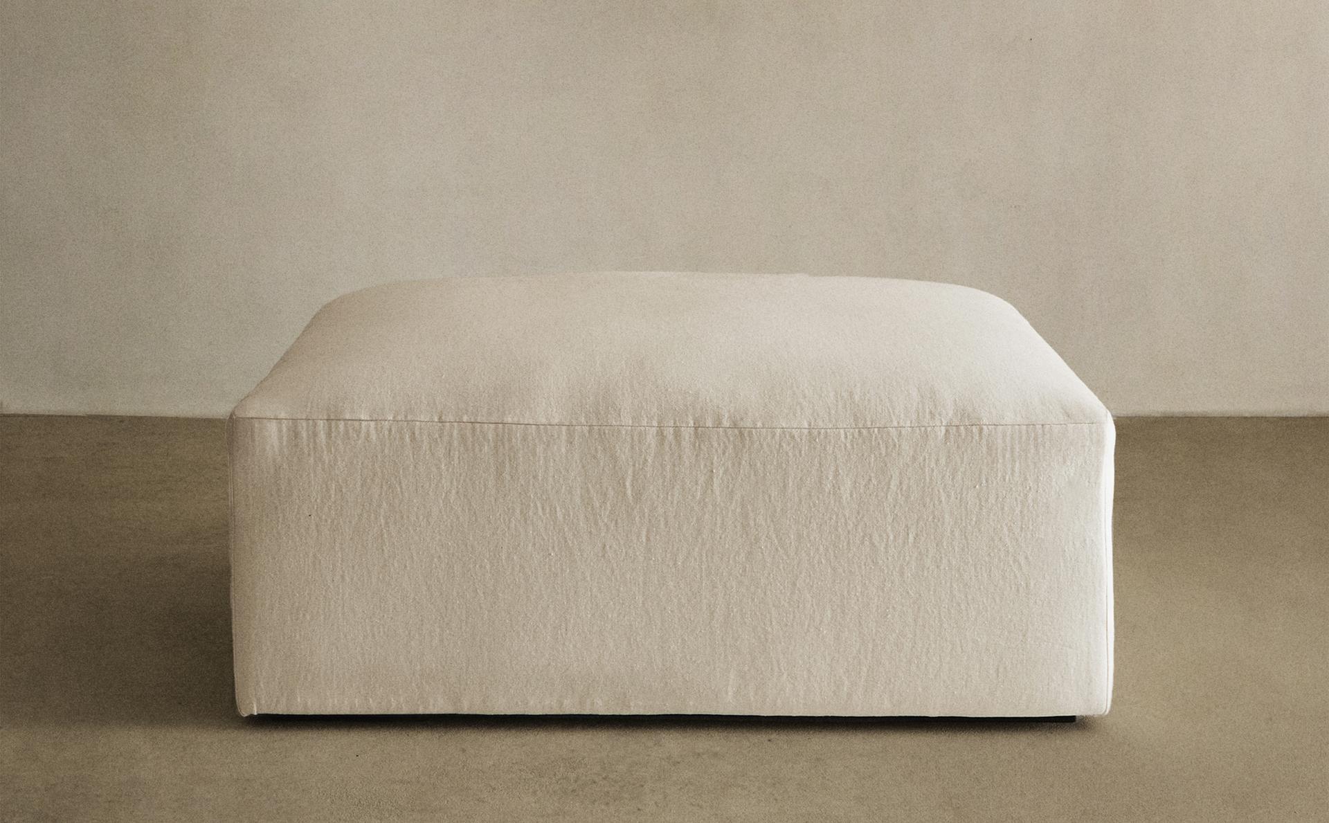 POUFFE WITH REMOVABLE WASHED LINEN COVER