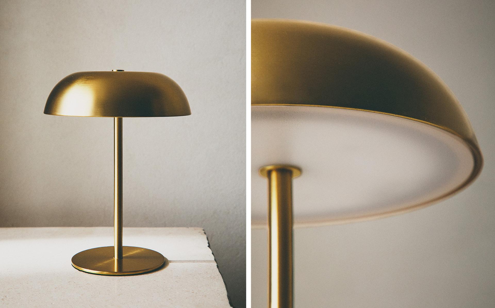 LAMPĂ DE MASĂ MONOCOLOR FĂRĂ FIR