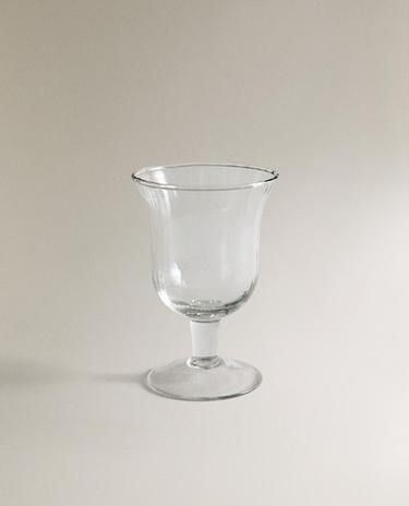 RAISED DESIGN WINE GLASS