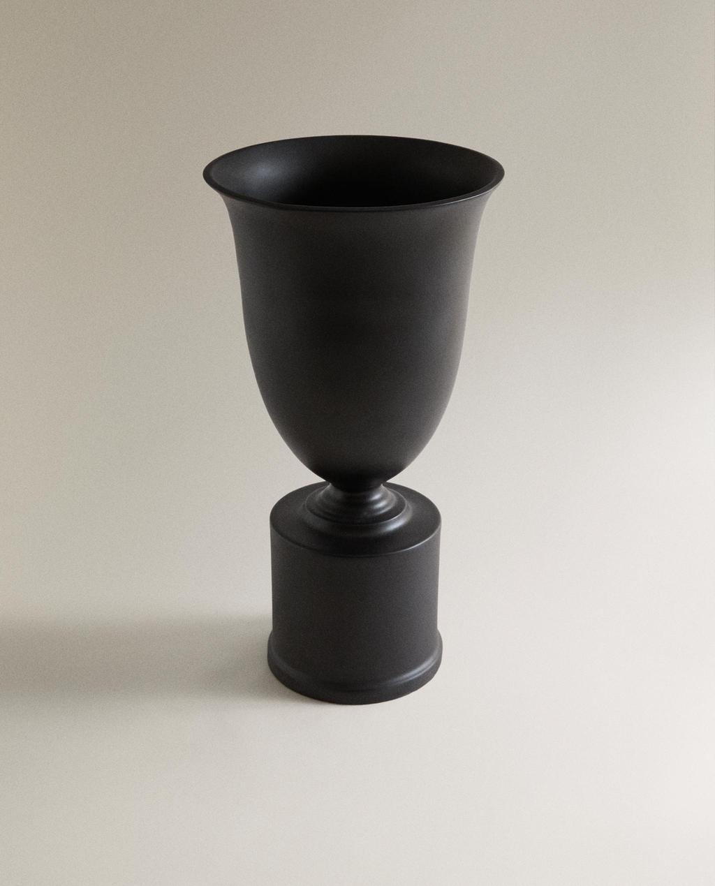 VAZO ME PIEDESTAL PREJ MATERIAL GRESI | STUDIO MARY LENNOX