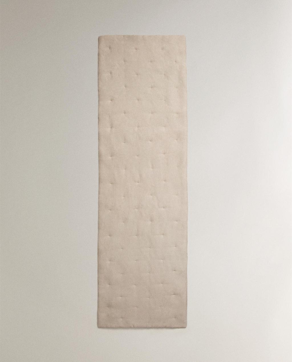 PLEATED FOOT OF THE BED QUILTED BEDSPREAD