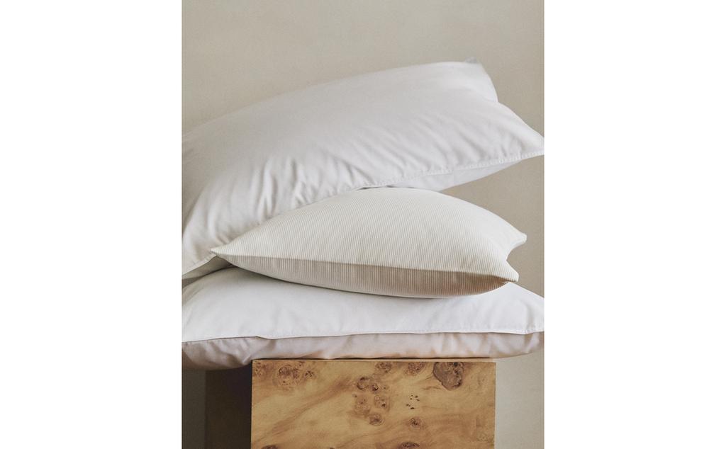 CUSHION COVER WITH LINES
