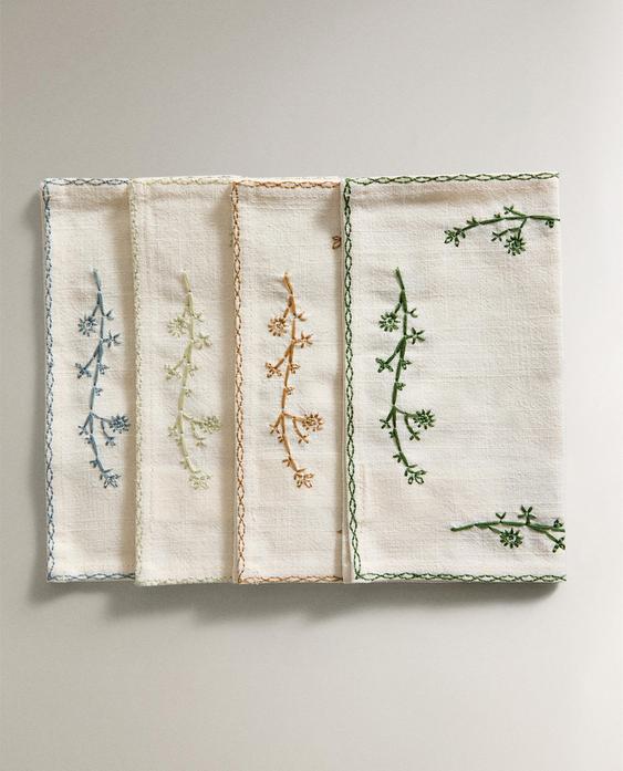 LOT SERVIETTES BRODERIE VÉGÉTALE (LOT DE 4)