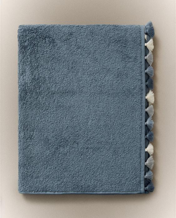 BATH TOWEL WITH TASSELS