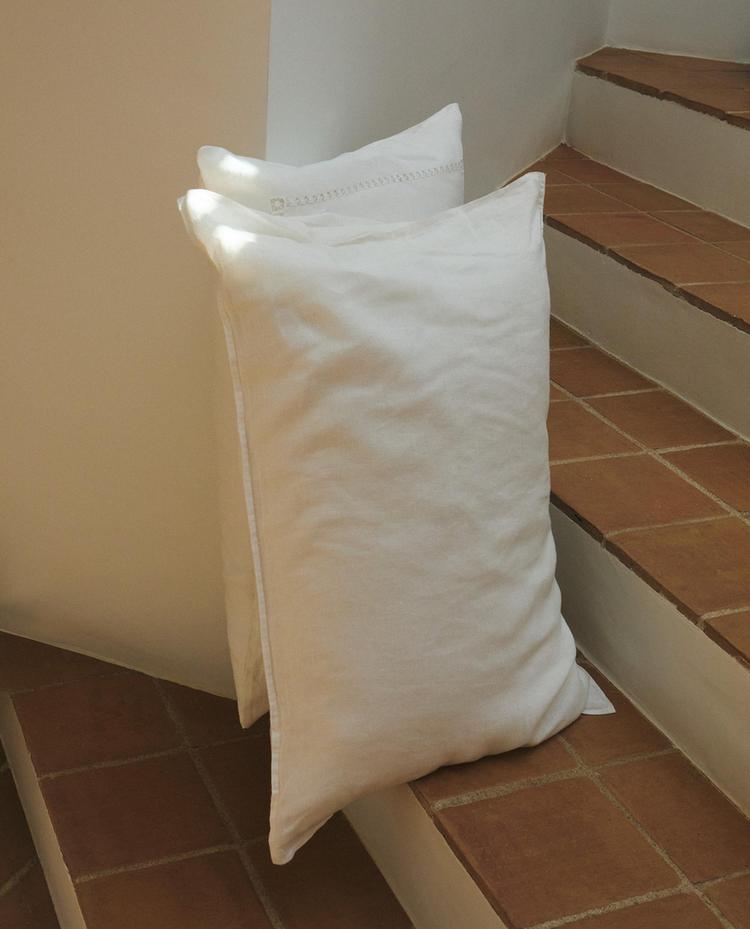 LINEN PILLOWCASES