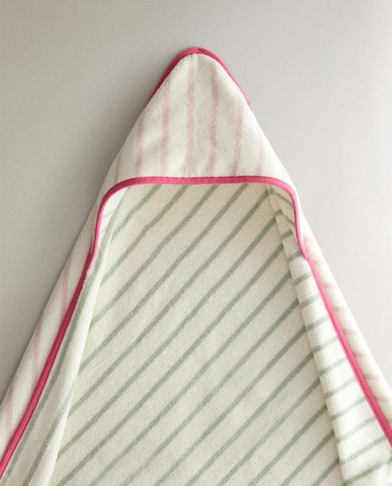 REVERSIBLE STRIPED HOODED BABY TOWEL