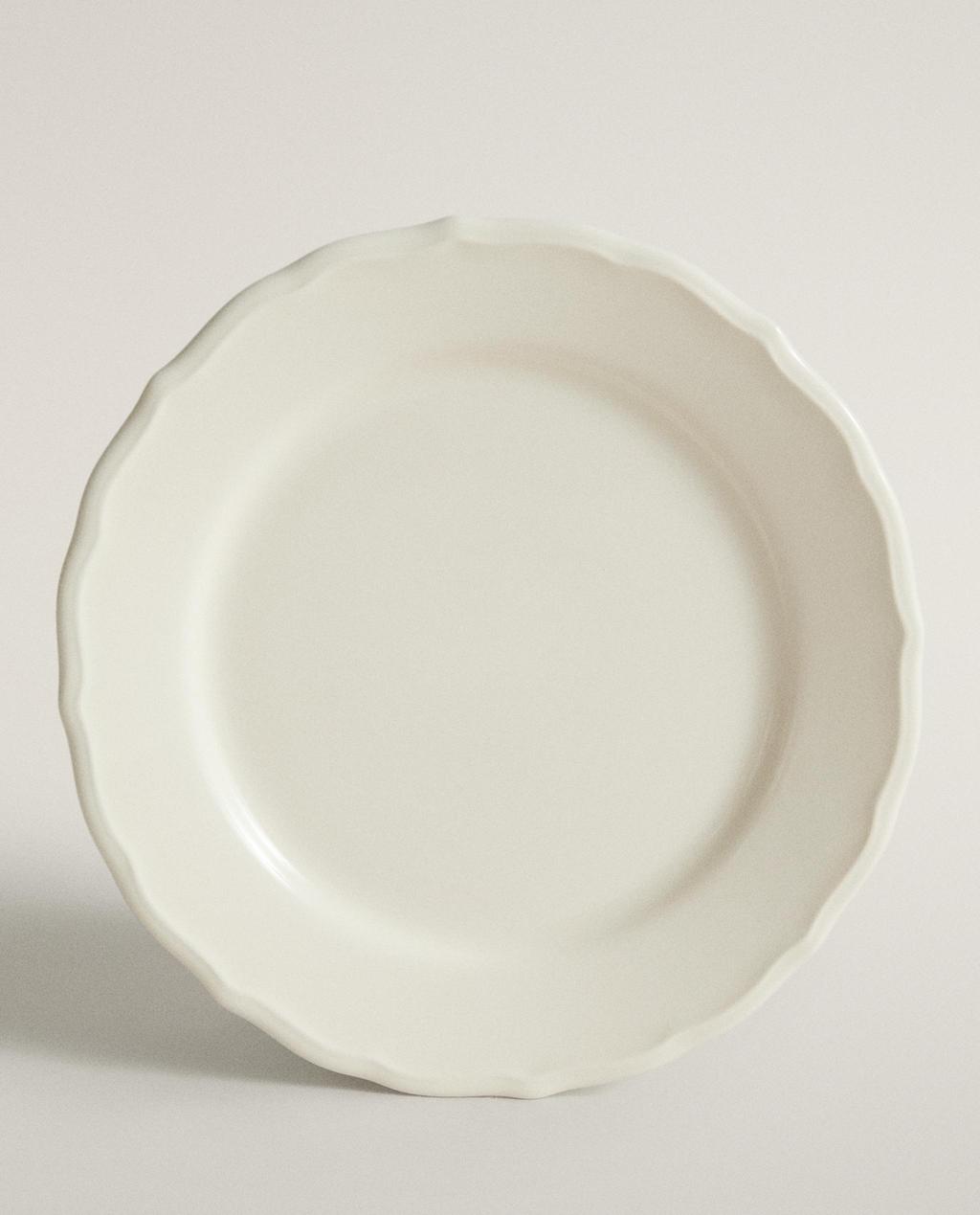 PŁASKI CERAMICZNY TALERZ Z WYPUKŁYM BRZEGIEM