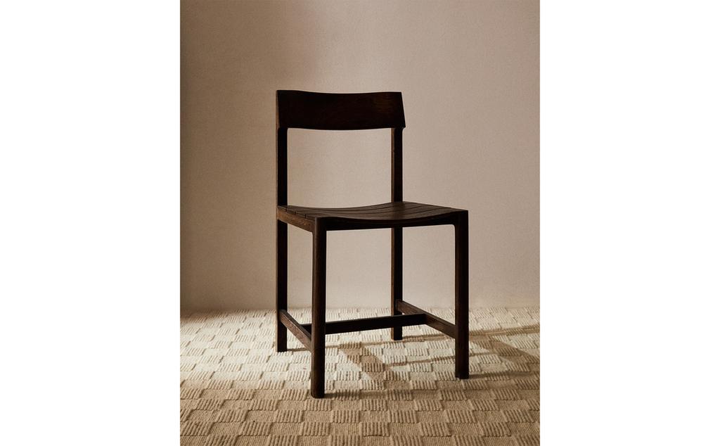 CHAIR 04