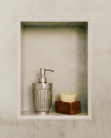 DISPENSER ΜΠΑΝΙΟΥ ΜΕΤΑΛΛΙΚΟ ΜΕ ΡΙΓΕΣ