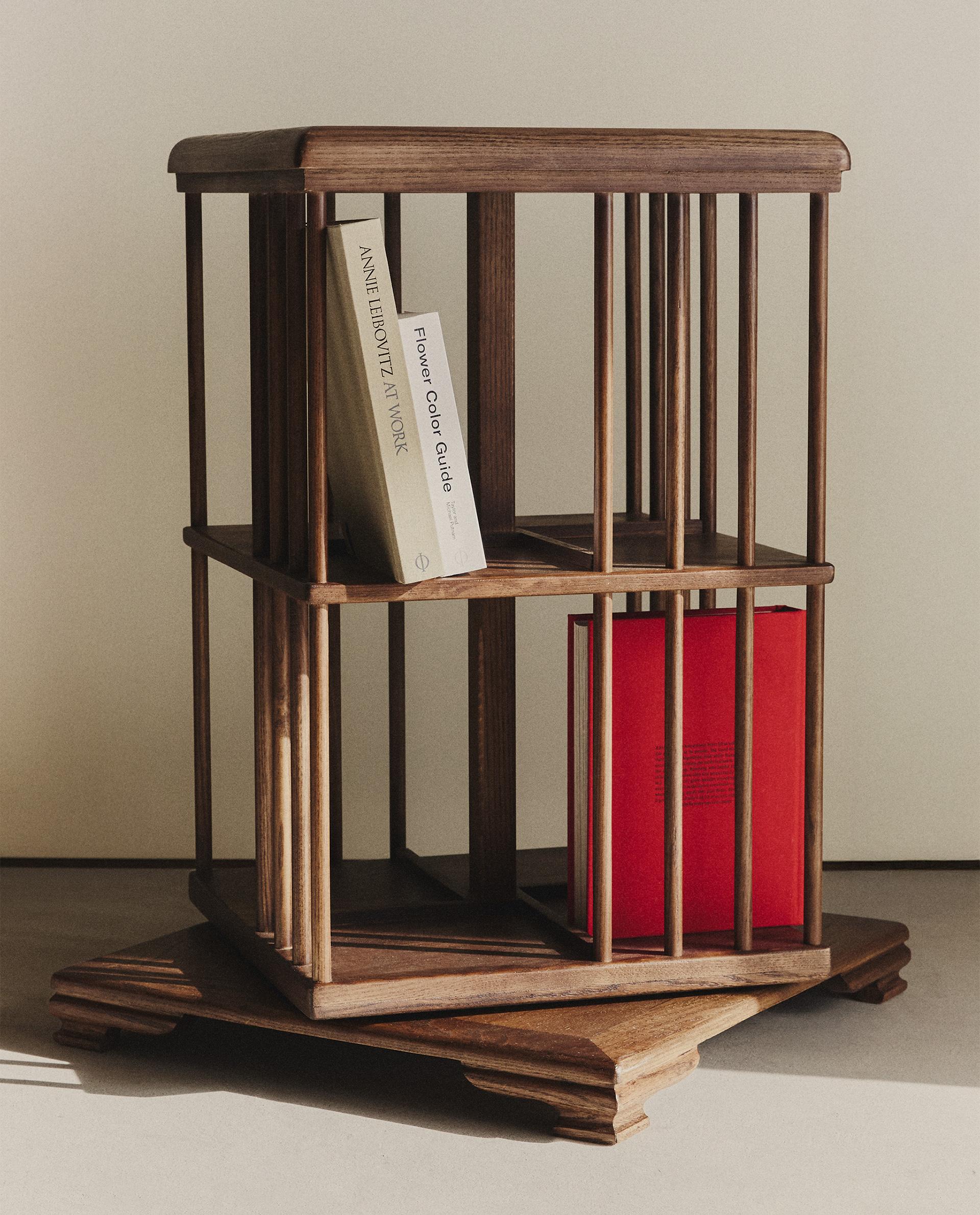 ROTATING BOOKCASE