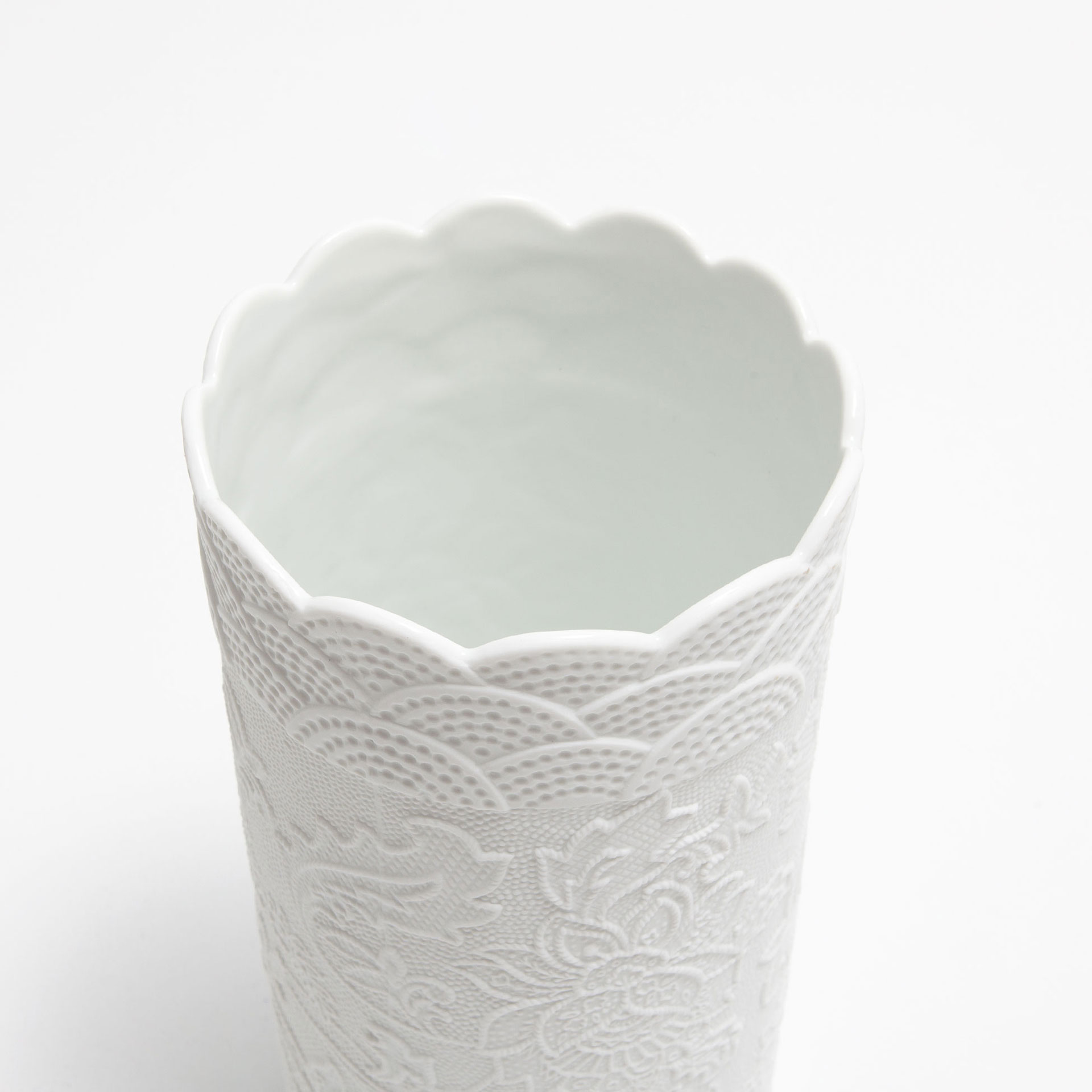 White Ceramic Vase With A Raised Design Zara Home Norge Norway - Image Of The Product White Ceramic Vase With A Raised Design white ceramic vase with a raised design zara home norge norway - image of the product white ceramic vase with a raised design