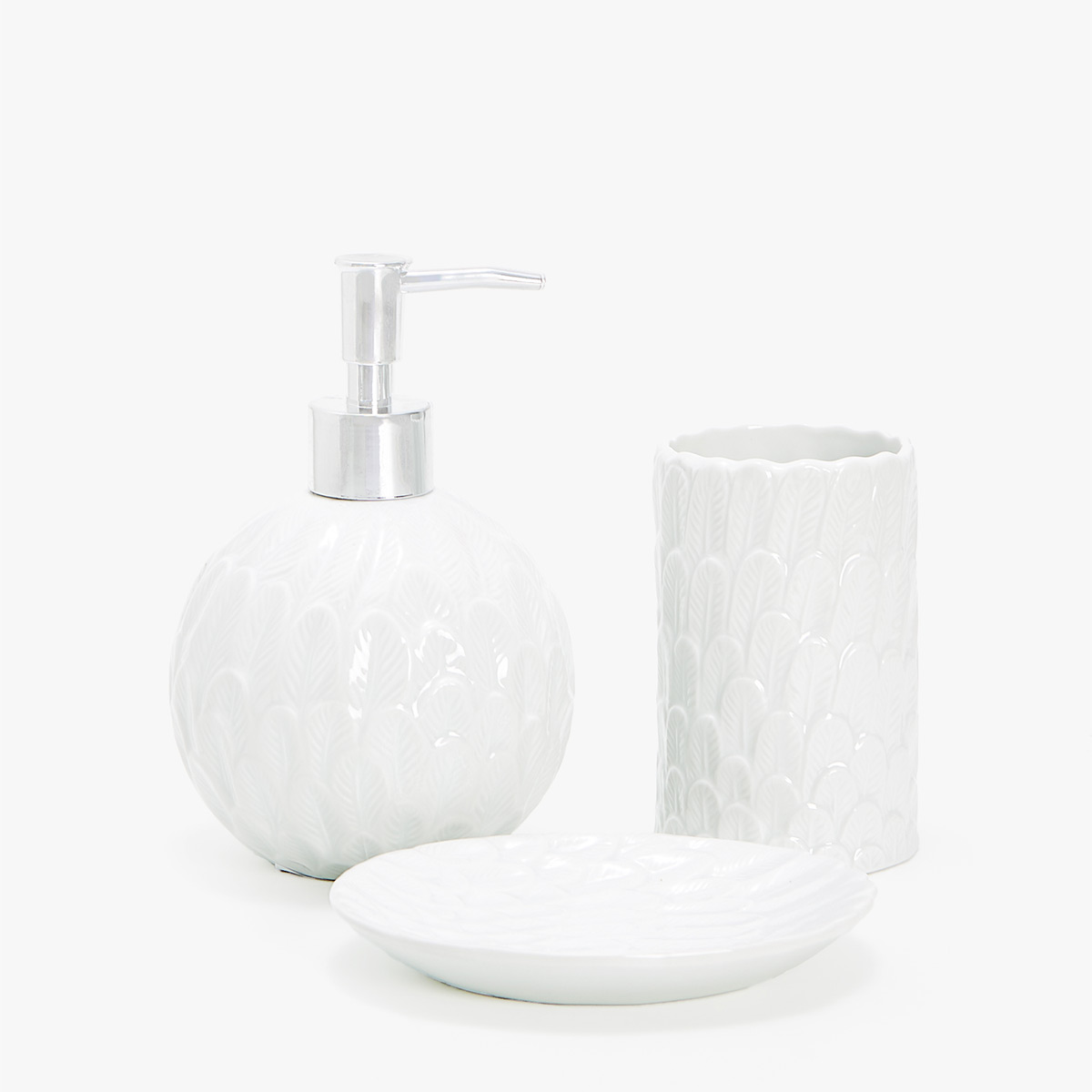 Ceramic Bathroom Set With A Raised Design Accessories Ceramic Bathroom Set With A Raised Design