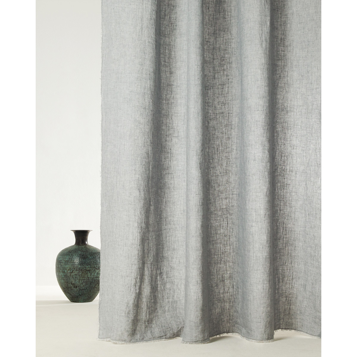 grey linen curtains silver image of the product grey linen curtain curtains bedroom zara home 日本japan grey linen curtains silver image of the product grey linen curtain curtains bedroom zara home 日本japan