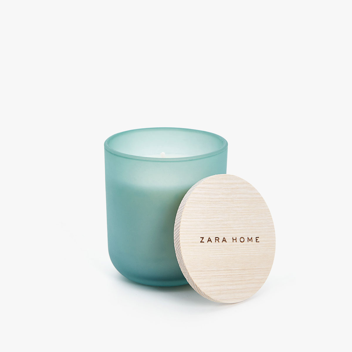 Velas como complemento - Zara home