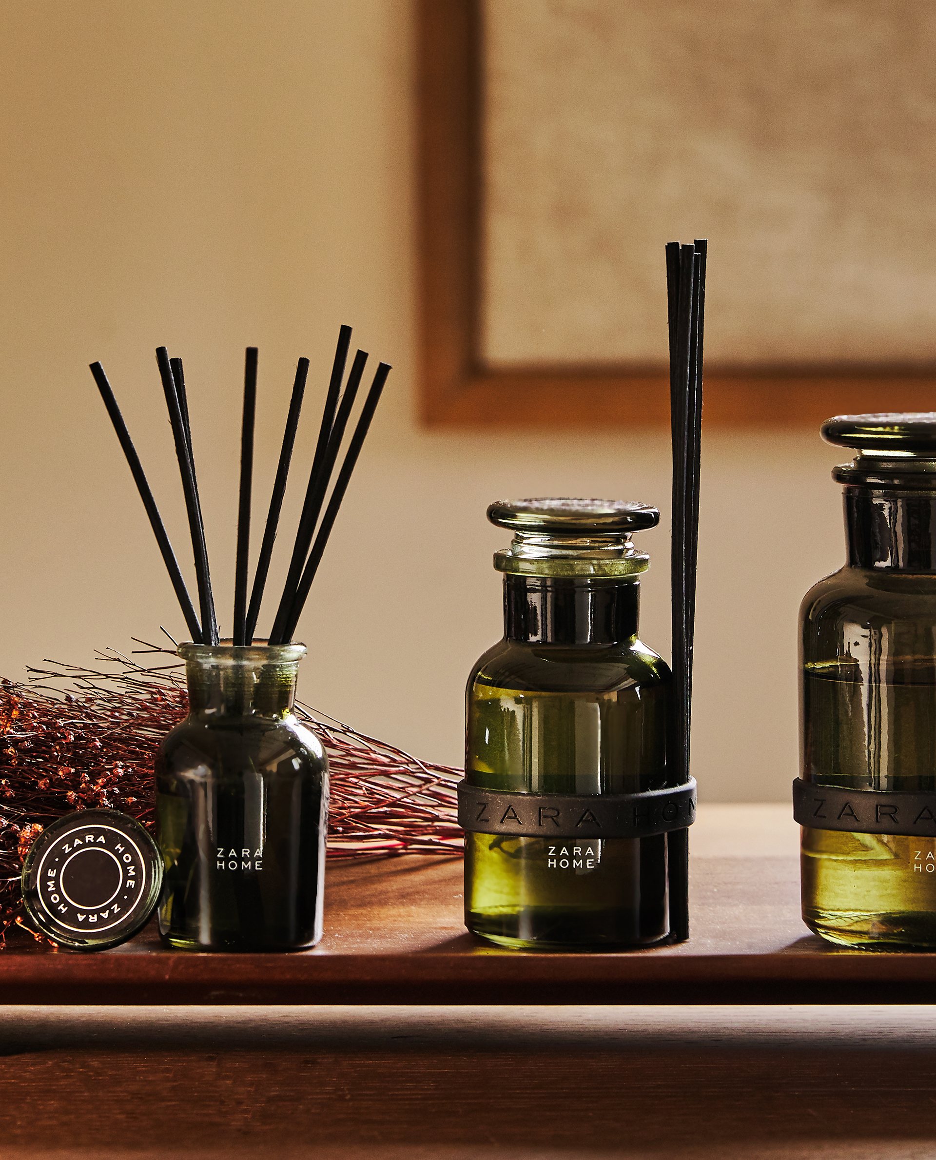 Диффузор кедр. Диффузор Cedarwood Zara Home. Диффузор Cedarwood Aria. Zara Home Bamboo диффузор. Arya Home диффузор Cedarwood.