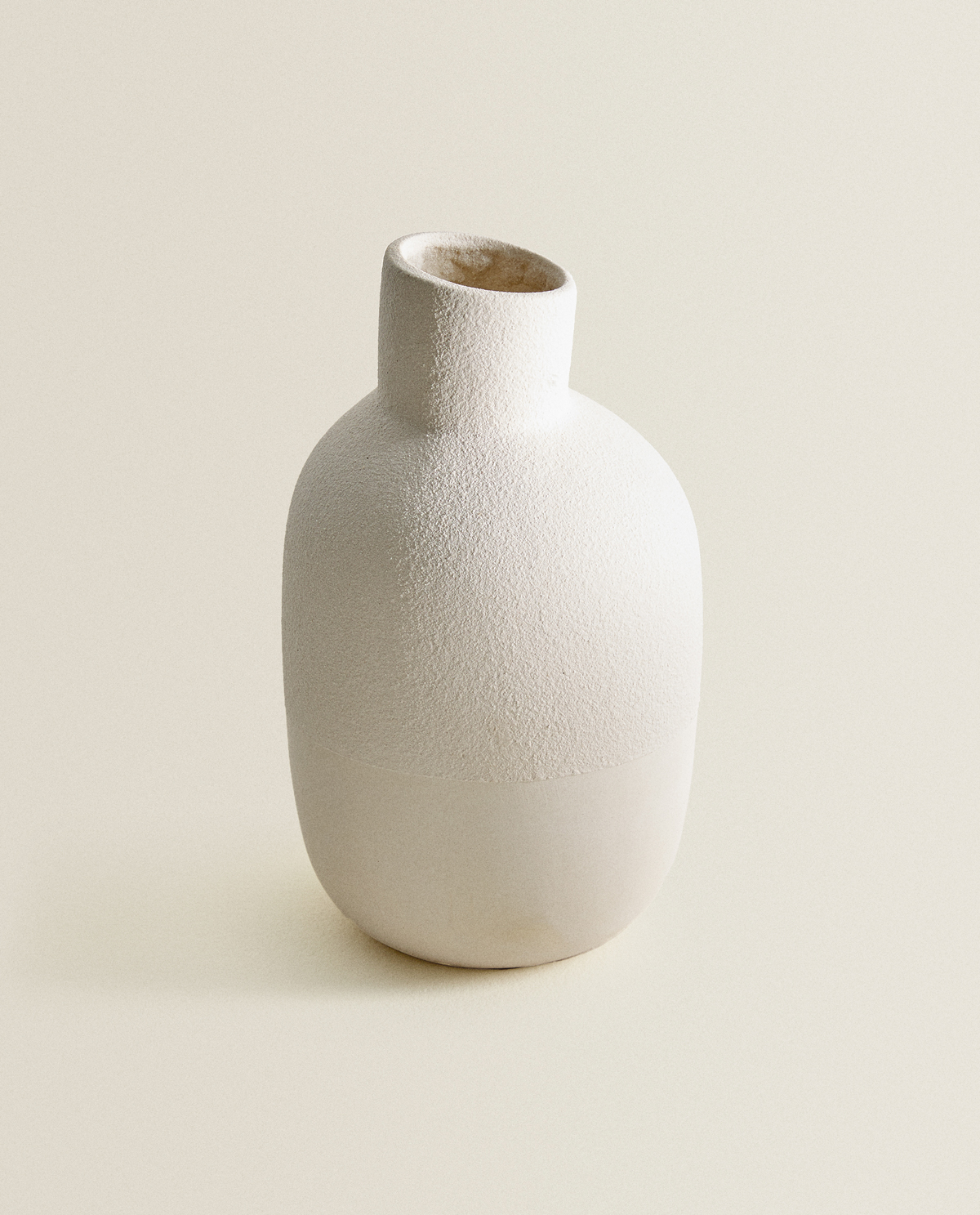 TEXTURED VASE