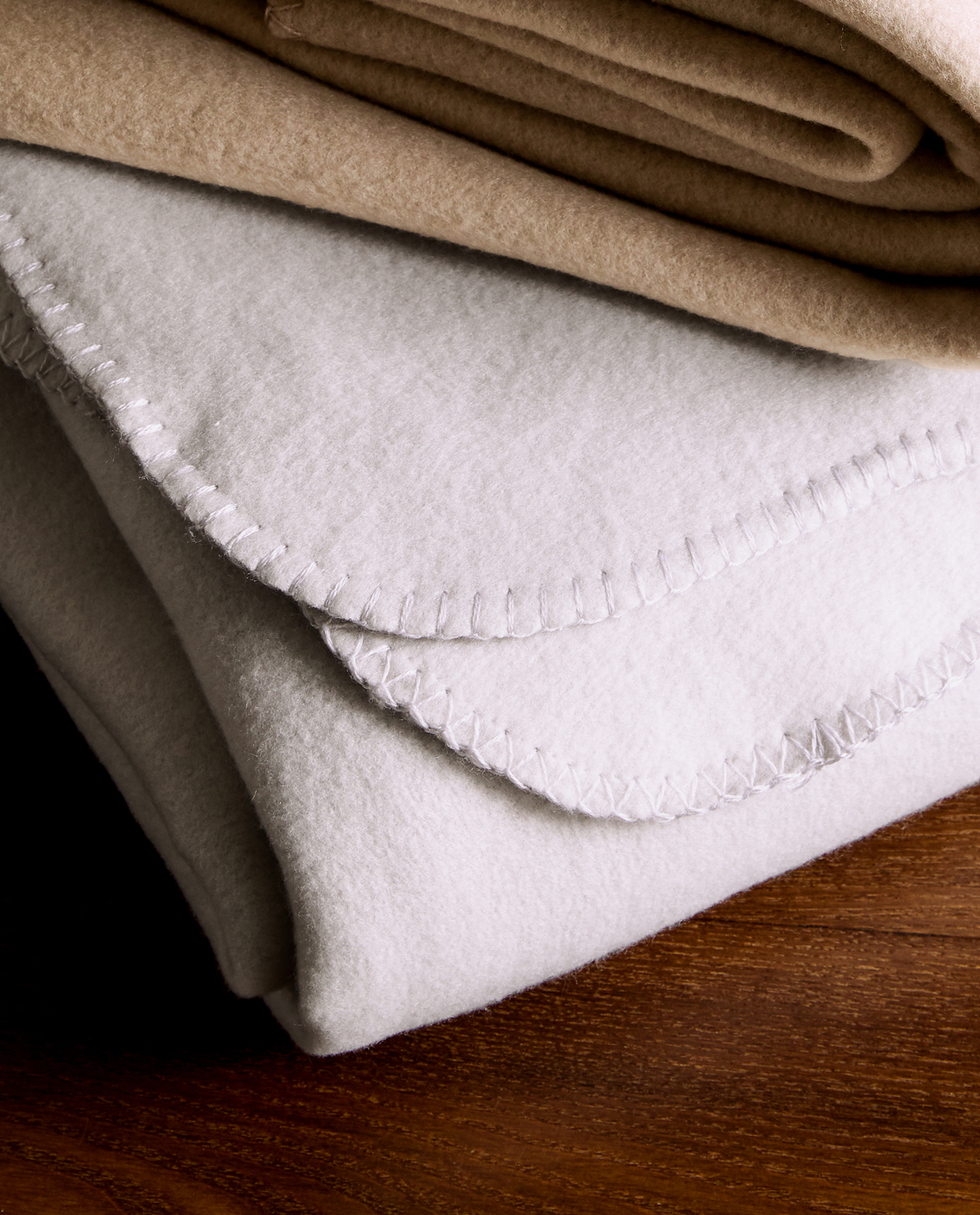 Image 6 of the product BACKSTITCHED FLEECE BLANKET