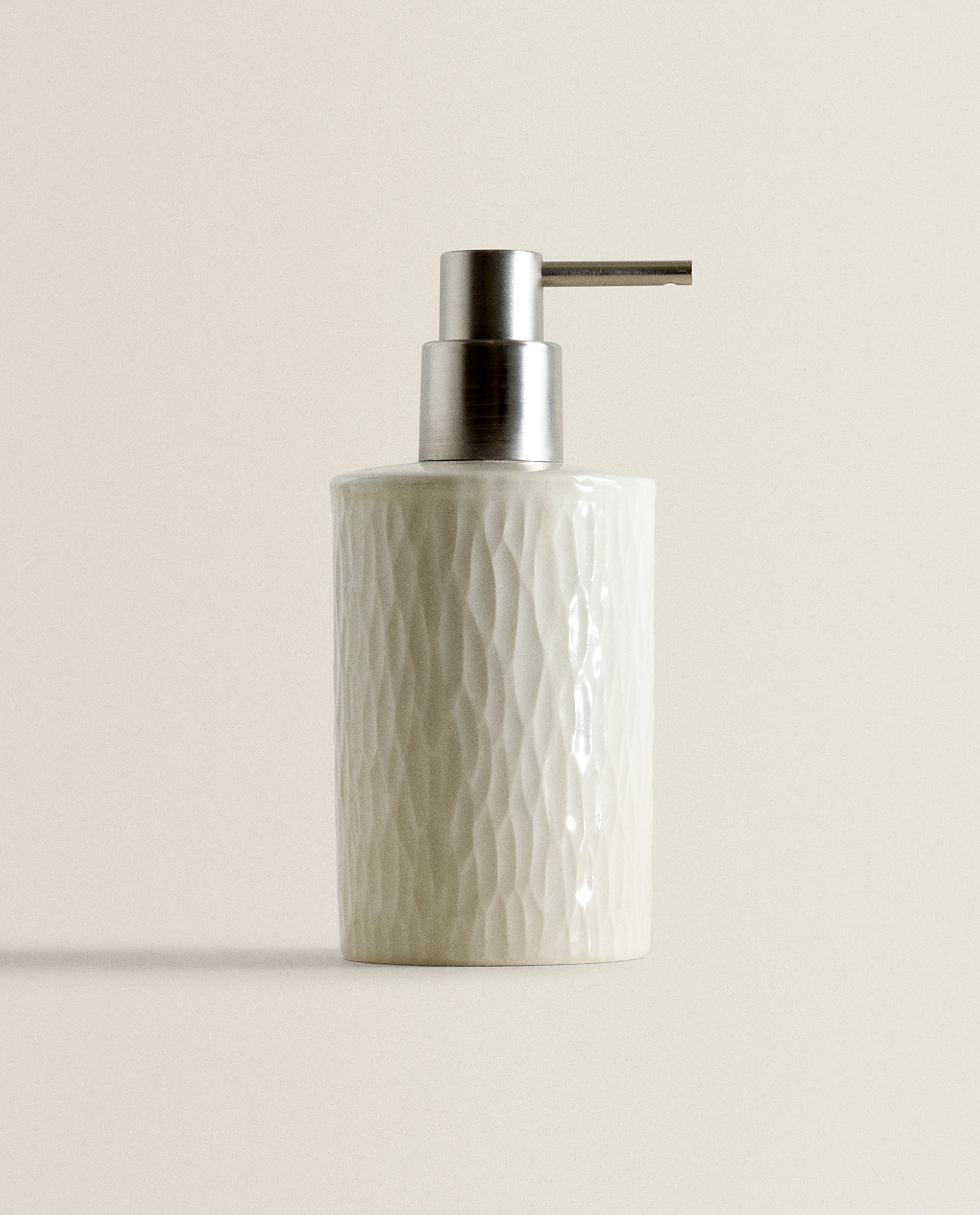 Irregular Raised Design Soap Dispenser Bathroom Sets And