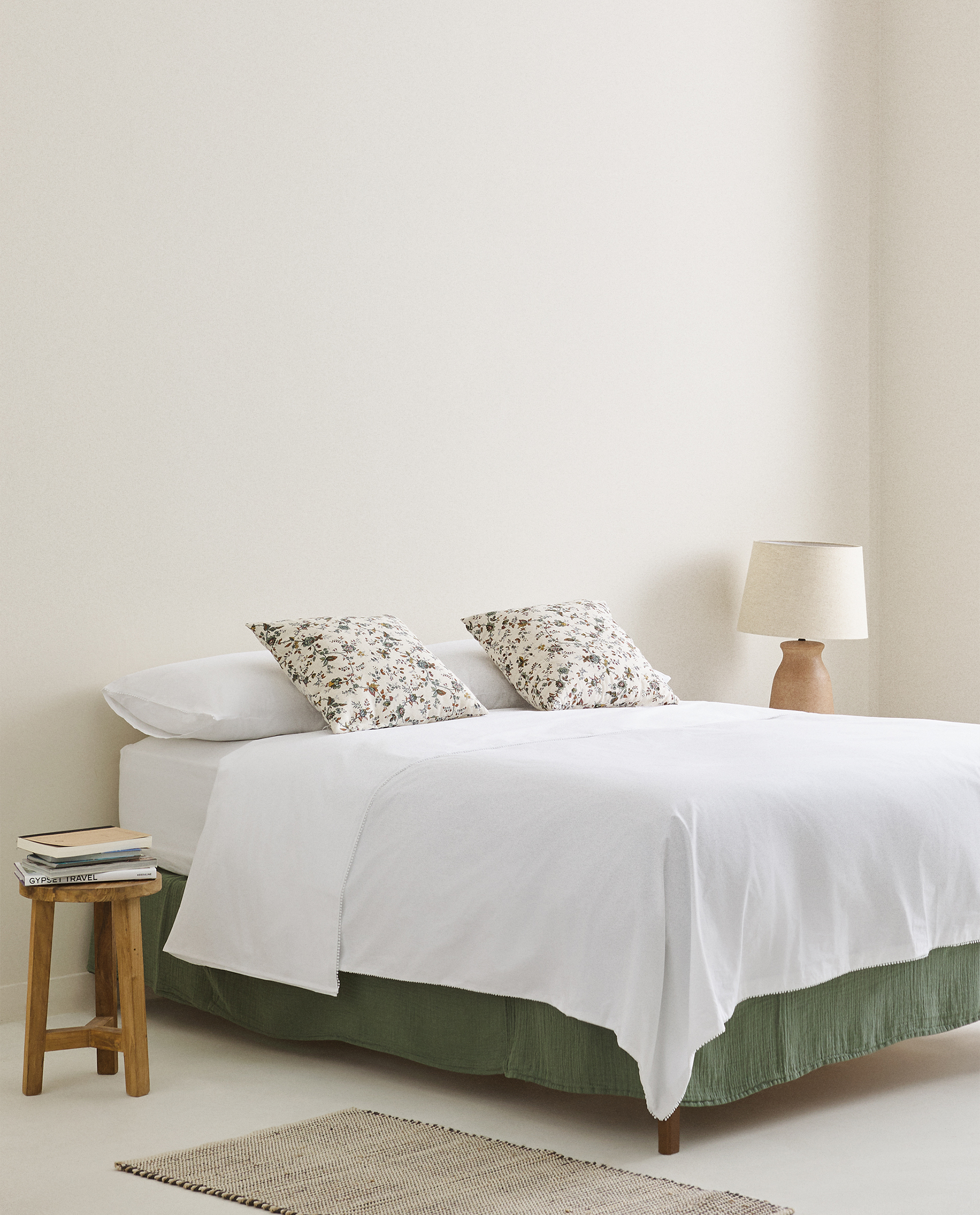 شرشف علوي مزين بشرابات صغيرة