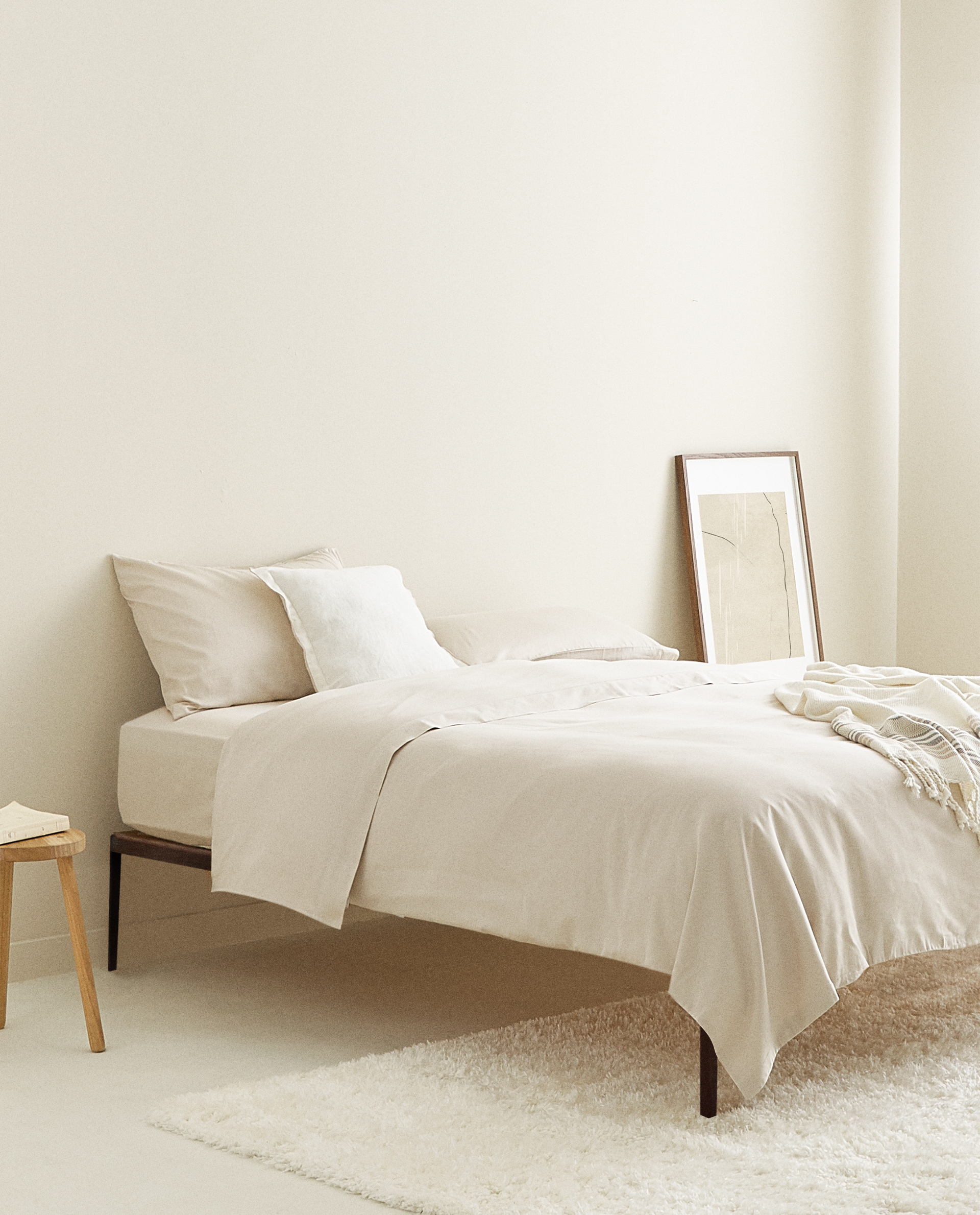 Dalgali Kenarli Saten Ust Carsaf 300 Iplikli Ust Carsaf Yatak Odasi New Collection Zara Home Turquia