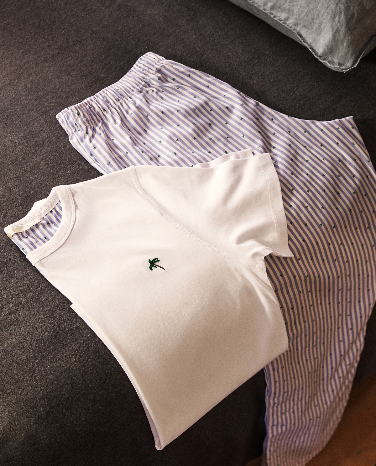 父の日ギフトはパジャマがおすすめ おうち時間をhappyにする部屋着14選 Mangifts Jp 父の日ギフトはパジャマがおすすめ おうち時間をhappyにする部屋着14選 Mangifts Jp