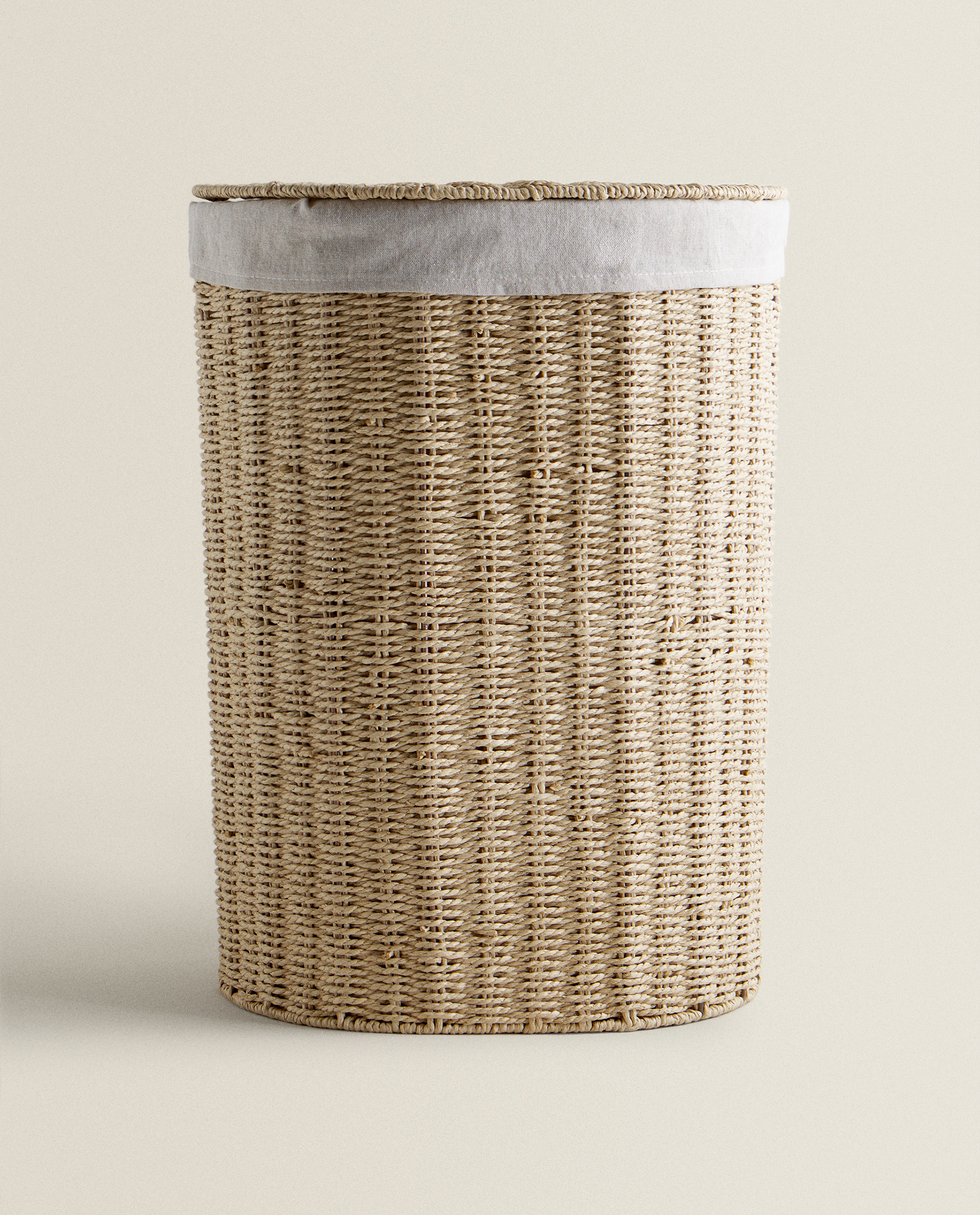 laundry basket with lid