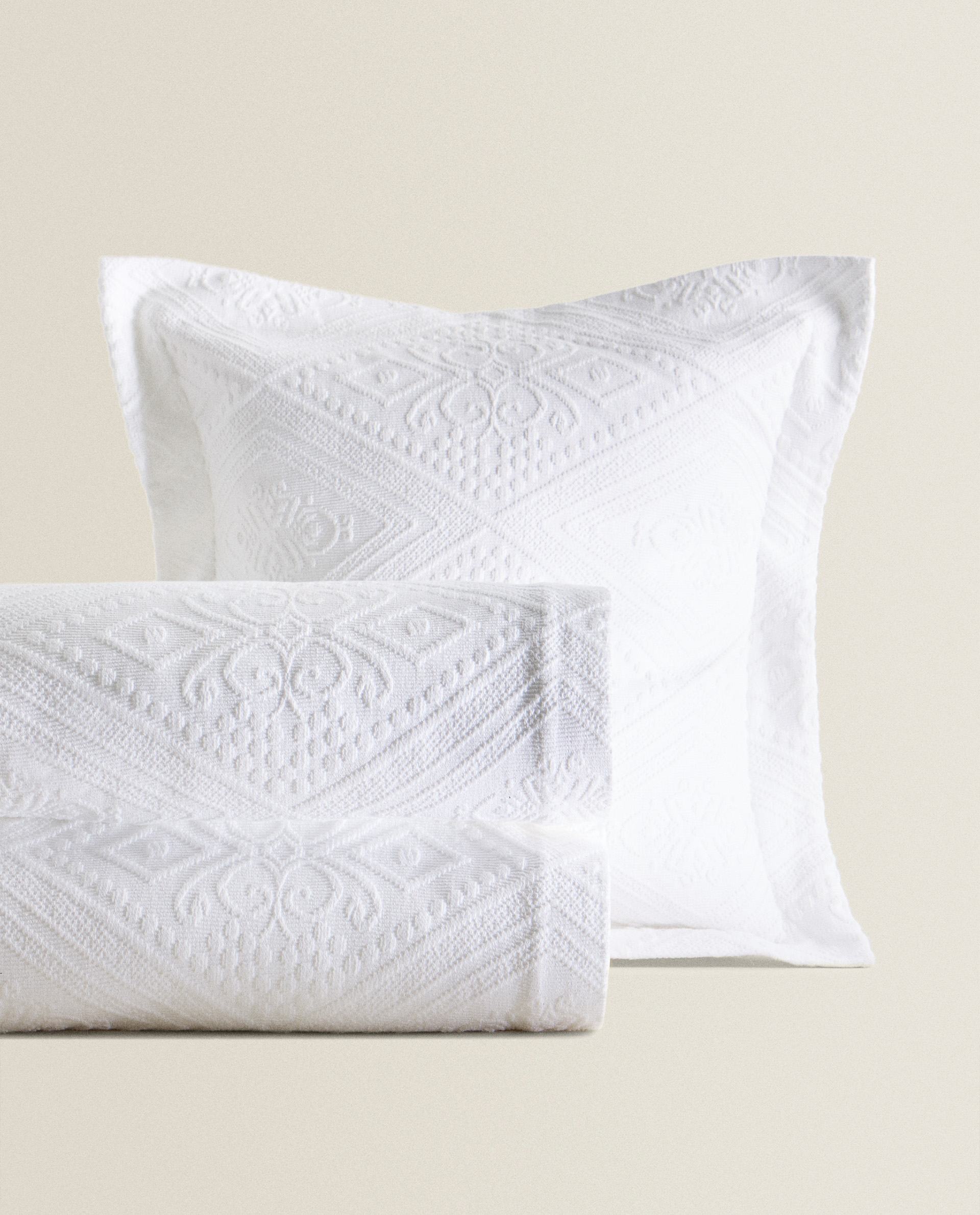 Geometrik Efektli Pamuklu Yatak Ortusu Sunday Morning Story Yeni Urunler Zara Home Turquia